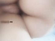 瞳孔大美女首次手机直播操逼内射