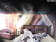 酒店偷拍高颜值女神被情人狠狠爆操2次大叫：大鸡巴好厉害,射里面,受不了了!