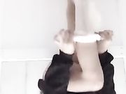 .. [呆萌橘子酱] 黑上衣自慰