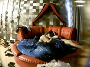 特色情趣房年轻情侣开房做爱苗条美女看似清纯内心无比淫荡穿水手制服啪啪大声淫叫女上疯狂扭动高潮对白淫荡