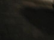 新人飞机头小帅哥路边探花约了个颜值不错的小姐到小旅馆吃快餐