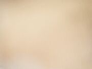 色魔摄影师套路身材非常棒的兼职野模 摆出各种淫荡姿势