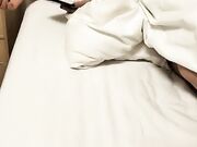 周末约00后极品嫩妹打炮 粉嘟嘟的穴眼 你不要内射哦 不然怀孕要负责任的