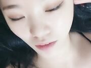 极品00后豪乳美女勾搭小哥回家啪啪 制服诱惑 爆裂黑丝 无套爆操嫩逼干出白浆