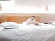 爆乳外围小姐姐扒掉衣服揉搓骚穴骑乘位打桩机连续搞了两炮把骚货搞舒服了