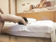 白上衣黑短裤 主动挑逗 身材很好