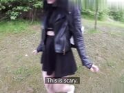 捷克街头勾搭长腿皮衣辣妹看见大鸡巴难忍淫荡诱惑