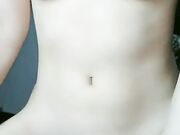 约炮非常粉嫩的零零后18岁学生兼职妹没长几根毛的一线馒头逼