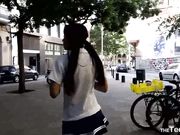 迪卡侬门事件女主CB站中日混血妹系列青春学生装双马尾大街上各种露出公园长椅上自慰喷水