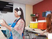 边和男友打电话边和他朋友做有氧运动