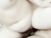 两女一男直播 先是两个少妇借助水果互玩 然后开始给男的口活啪啪