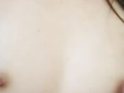 深夜酒店私会良家女神 胸前红樱桃 丰盈圆润 雪腻双峰 湿漉漉花瓣中春水泉涌