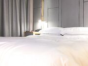 长腿外围女神舌吻调情口交上位骑坐抽插，后入快速猛操呻吟娇喘