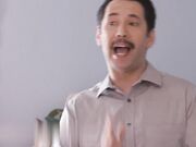 家庭乱伦女儿偷偷溜进她爸爸的床开始抚摸他的鸡巴被大鸡巴狠狠地抽插骚逼惩罚