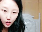 小少妇的春天 颜值不错先把逼逼洗干净再穿上情趣装丝袜诱惑伺候两个大哥玩3P