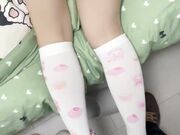 欠债美女拿女儿身体抵债