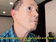 我男朋友的继子在他休息时操我并抓住了我们一起用鸡巴填满骚逼