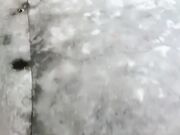 原创大神小姨子的秘密姐夫没给钱小姨子自立饭后跟踪出租屋监控拍下她