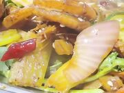 原创大神小姨子的秘密姐夫没给钱小姨子自立饭后跟踪出租屋监控拍下她