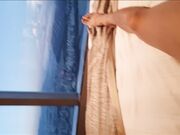 独特角度偷拍爆操空姐女友，摁在床边后入抽插