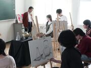 孤僻美院女生自愿担任尴尬的裸体模特2