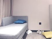 超短牛仔裤大胸美女，沙发激情啪啪