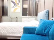 炮清纯大一新生，后入翘臀大力抽插.