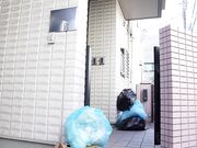 靠父母遗产度日的茧居兄妹之共生性爱1