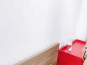 风骚女模特伺候两个小哥哥激情3P 全程露脸场面淫乱刺激 舔弄两个大鸡巴