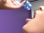 假旅馆的惊人的大鸡巴 饱满的大奶女孩被操到高潮两次