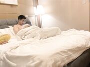 身材豐滿小姐姐等了半天少洗完操做個面膜材可以操她