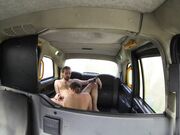 捡起陌生人并榨干他们的蛋蛋 精液的味道非常棒