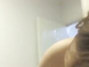 帅小伙和巨乳女友激情啪啪 干得她想阻止自拍都做不到