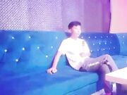 KTV唱歌点个大长腿苗条小姐陪同 在沙发上脱掉她的裤子手拉手的干入她的穴