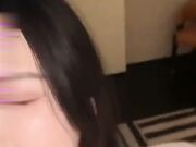 白里透红的小母狗在我身下舔鸡巴