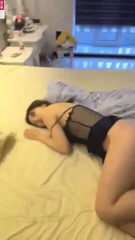 极品高颜值女神 粉穴蜜臀 口交吞精 反差