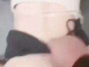 家庭乱伦 我在姐姐房间操了姐姐外面都是亲戚