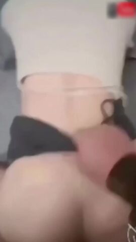 家庭乱伦 我在姐姐房间操了姐姐外面都是亲戚