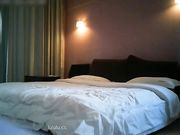 王老闆原創系列作品之星級酒店約炮177cm兼職女大學生 主動配合各種姿勢爽得嗷嗷直叫-1