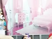 HD 可爱漂亮主播和炮友做爱 操到喷尿 年纪不大 性经验十足 奶子逼逼粉