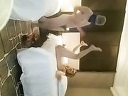 我要你射我的逼里美女与土豪淫乱