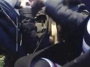 美女与男友寒冷夜晚在大街上啪啪