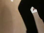 滑冰的妹子差点尿到裤子里