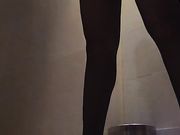 商城厕拍大长腿的长发美女