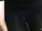 淫荡老师潜规则女学生表现好给加分