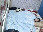 蜗居小两口床上啪啪边干边聊