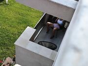 偷拍美女户外自家阳台自摸