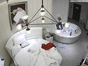 大叔艳福不浅与小情人洗鸳鸯浴