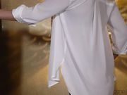 在金发美女的粉穴里射精