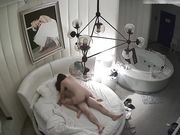 被包养的大叔干到一起高潮